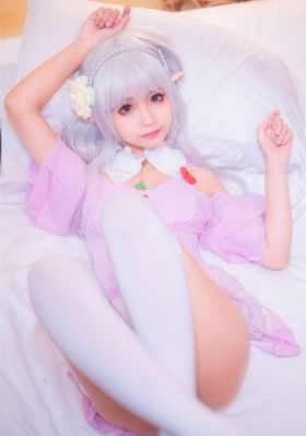 二次元美女洗澡_4K完整在线观看